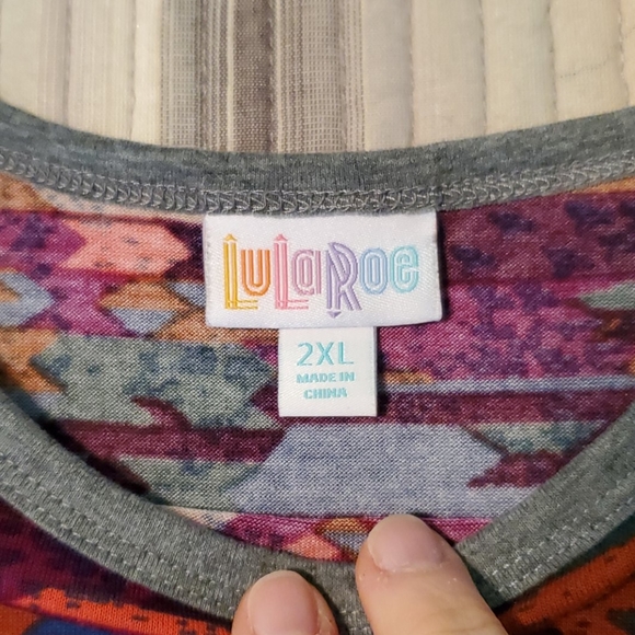 LuLaRoe Randy top - Picture 3 of 8